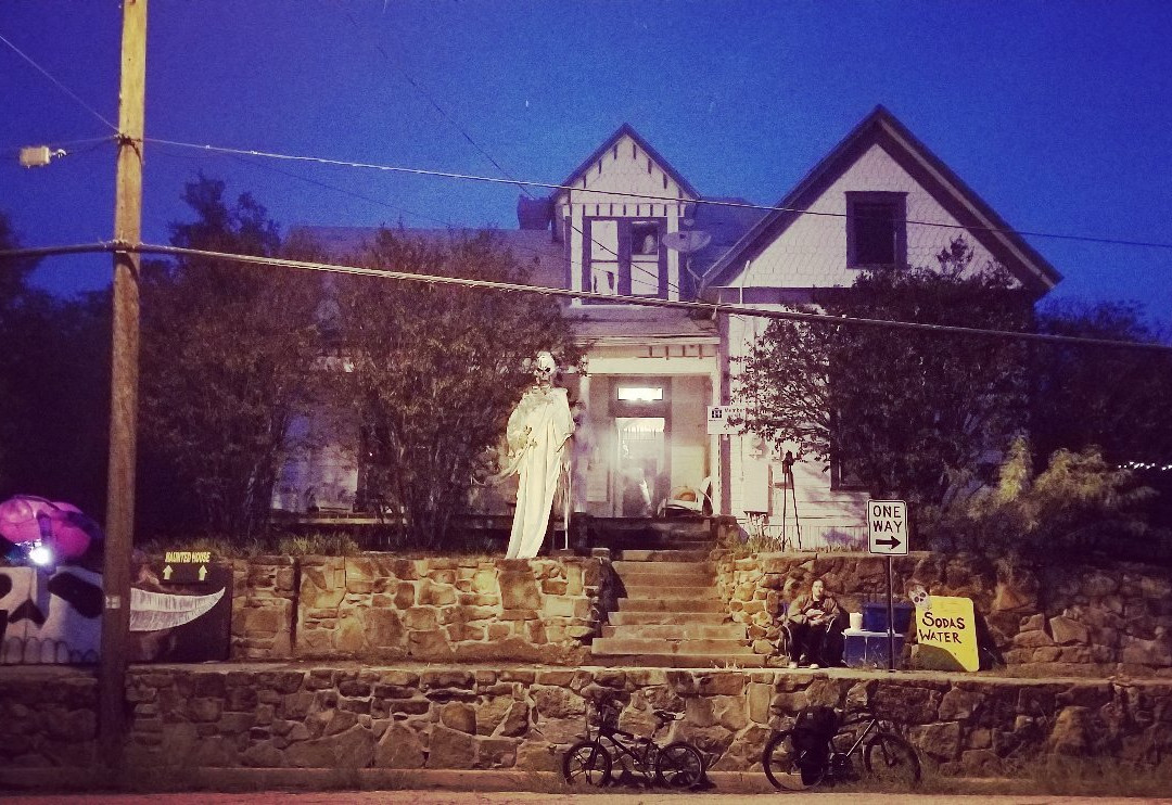 Haunted Hill House-矿泉井城必去景点