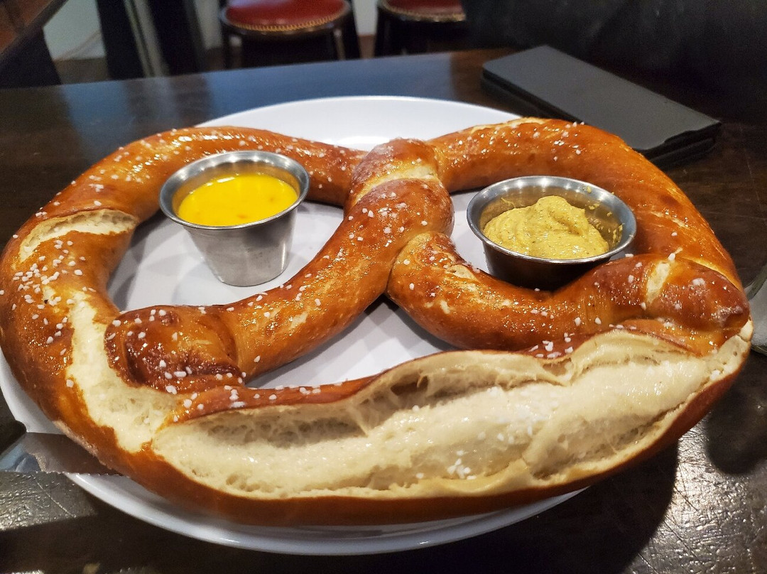 Central Kitchen & Cocktails