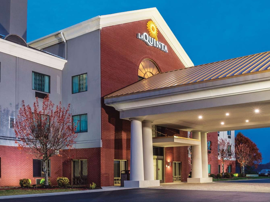La Quinta Inn & Suites by Wyndham Loudon主图