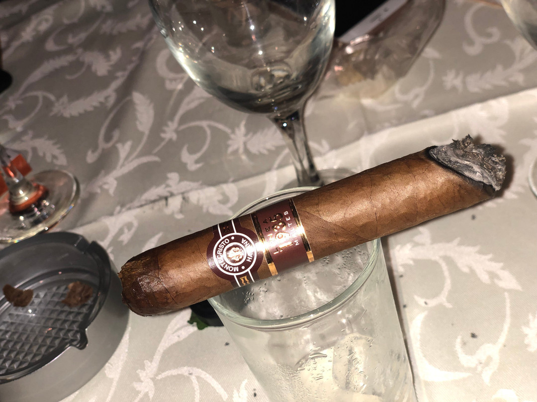 Tabaco Club-罗德城必去景点
