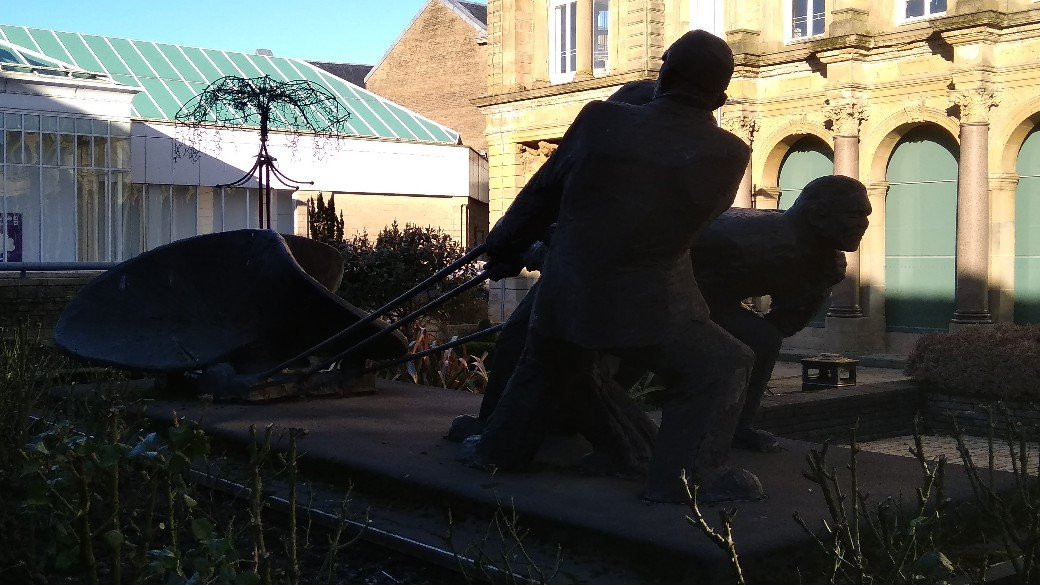 Men of the Clyde Statue-Greenock必去景点