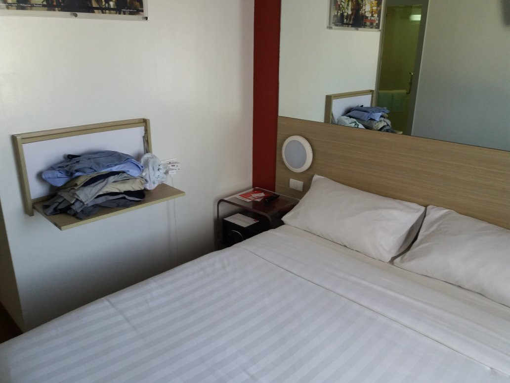 达沃红色星球酒店主图