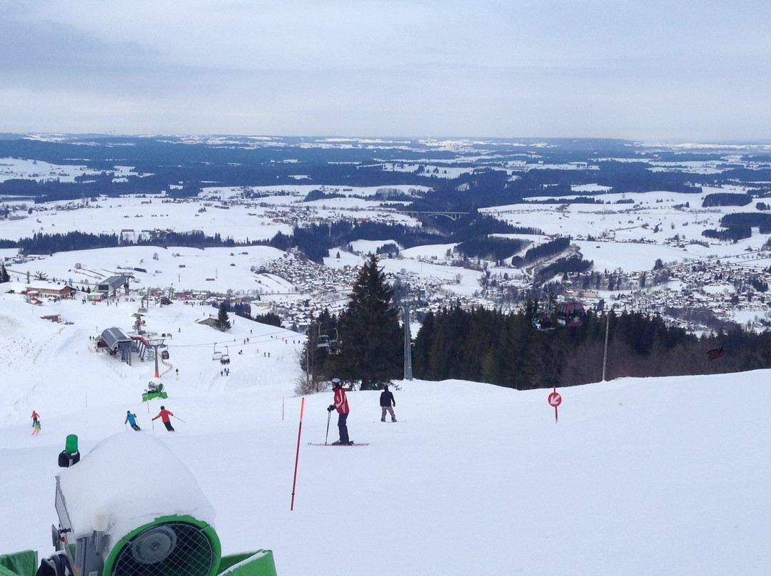 新天鹅堡探险家酒店主图