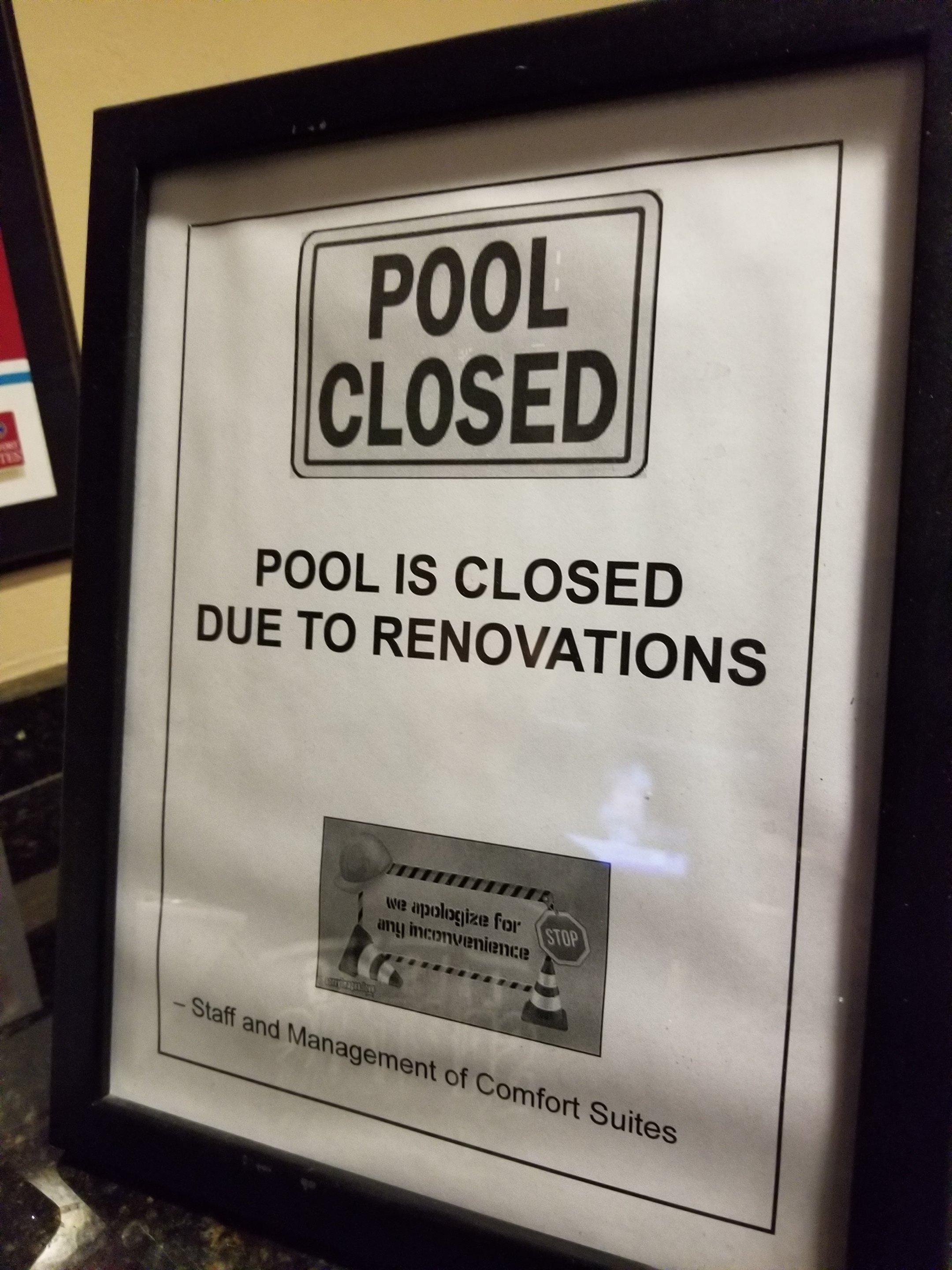 Comfort Suites Fort Wayne - Southwest-泳池