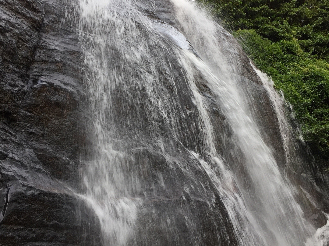 Upper Hunnasfall Waterfall景点图片