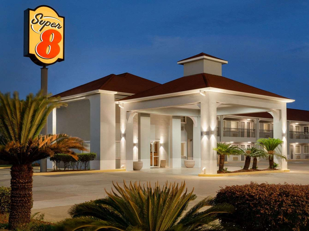 Super 8 by Wyndham Lake Charles Northeast主图