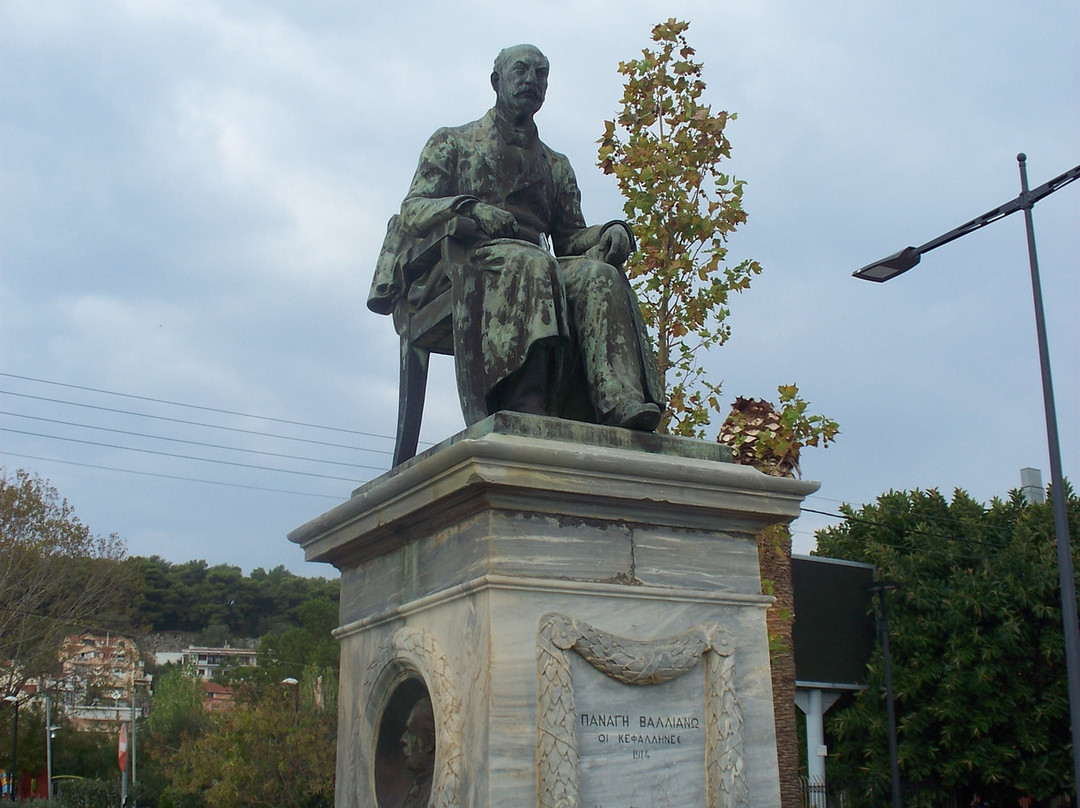 Statue of Panagis Vallianos-阿尔戈斯托利翁必去景点