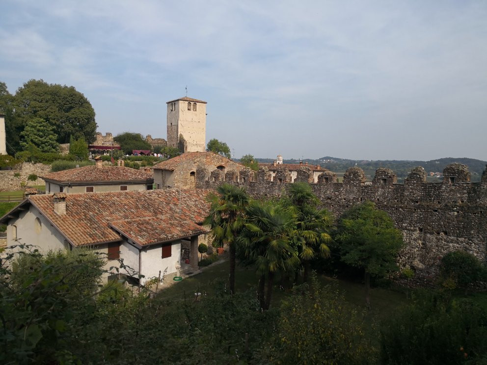 Castello di Monzambano景点图片