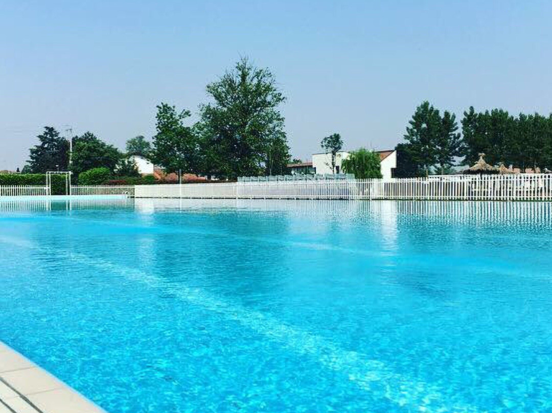 Piscina Acquaria-Sommo必去景点