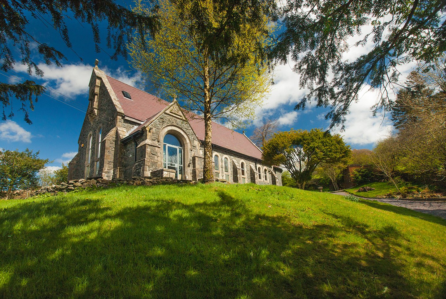 St Curig's Church-官方