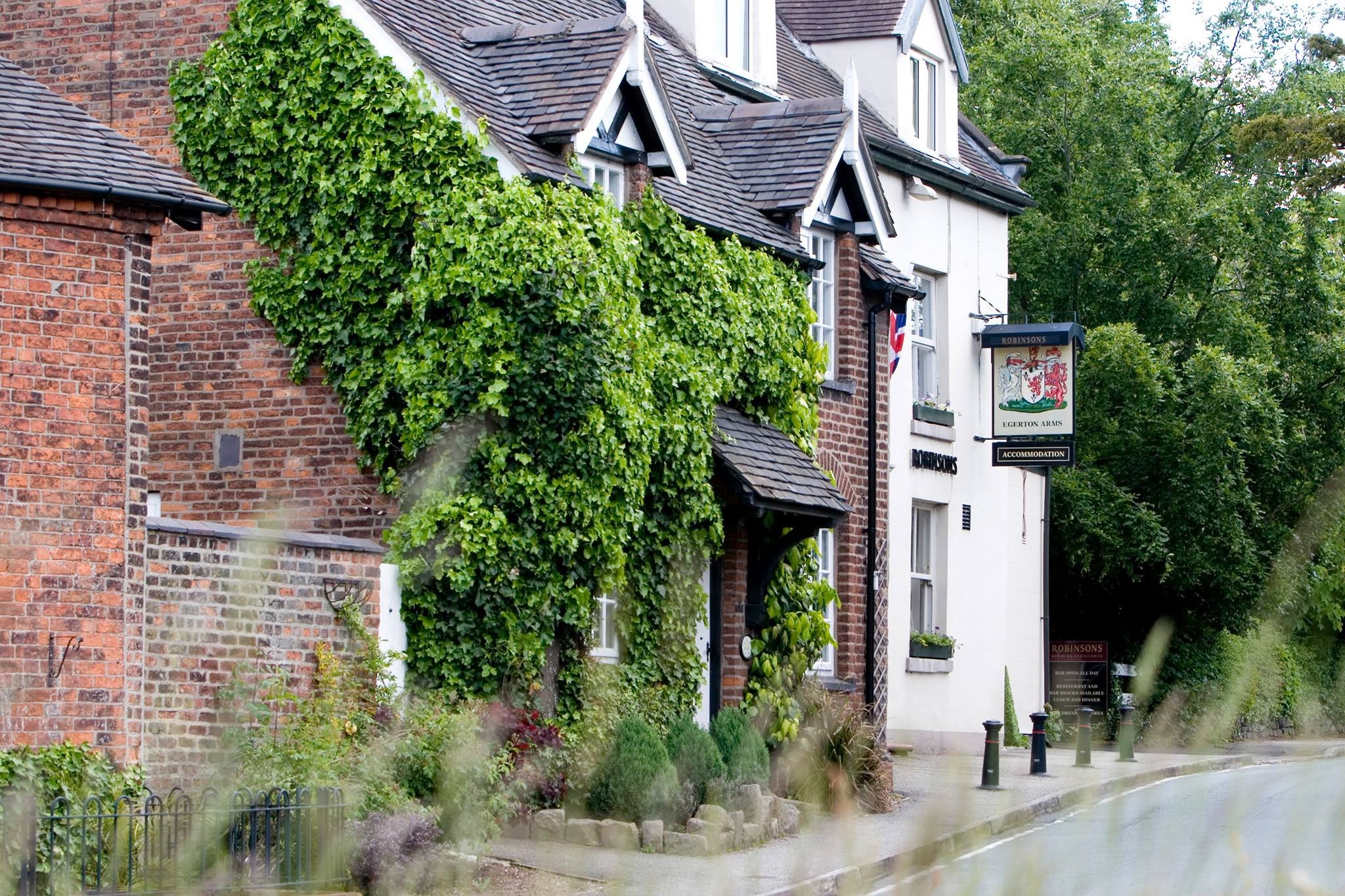 Egerton Arms, Astbury-官方