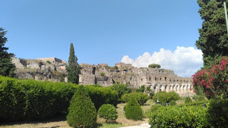 Temple of Vespasian景点图片