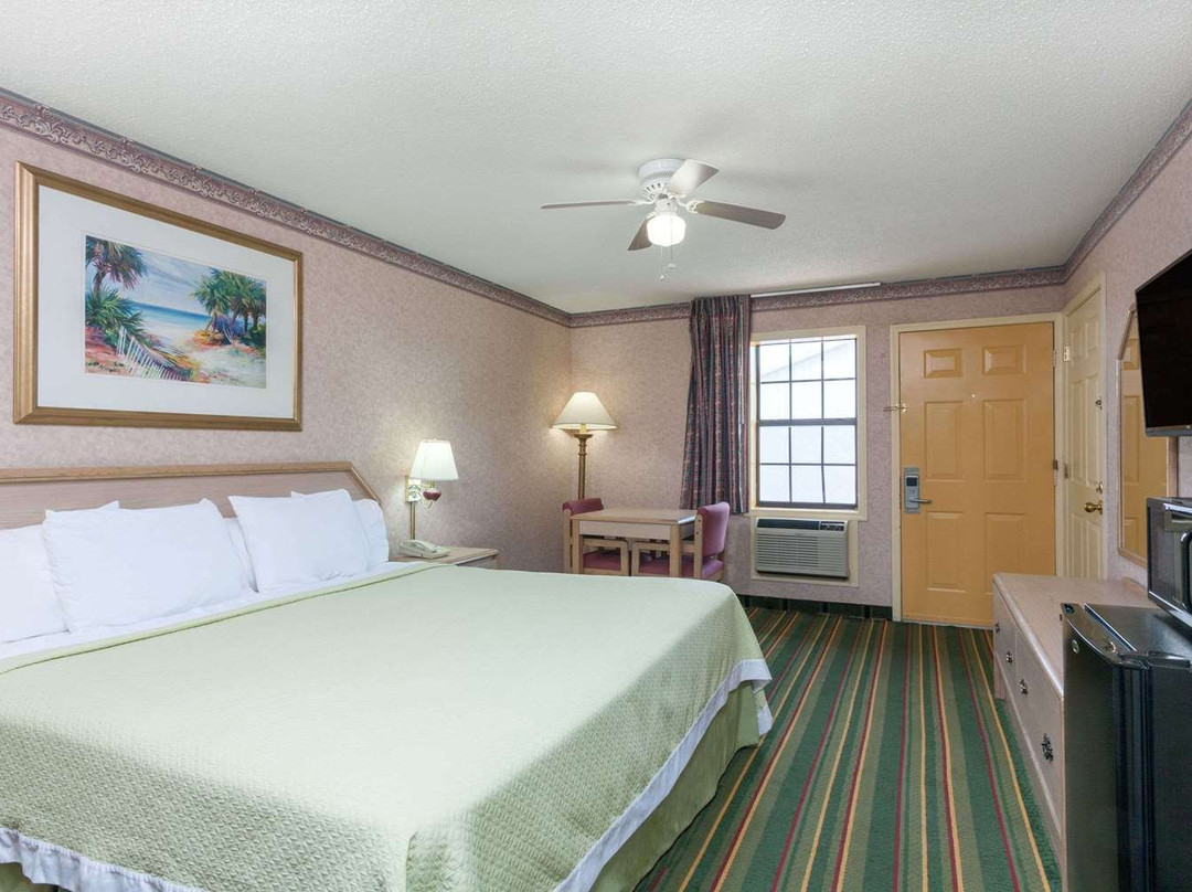 Days Inn by Wyndham Holladay主图