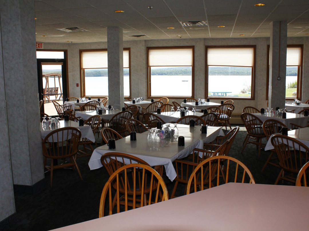Baraga Lakeside Inn主图