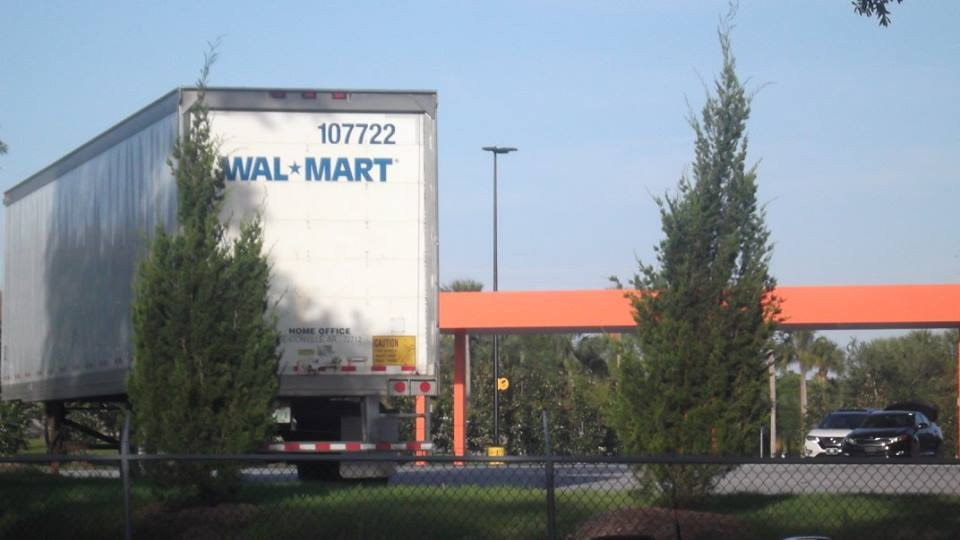 华美达港威酒店主图