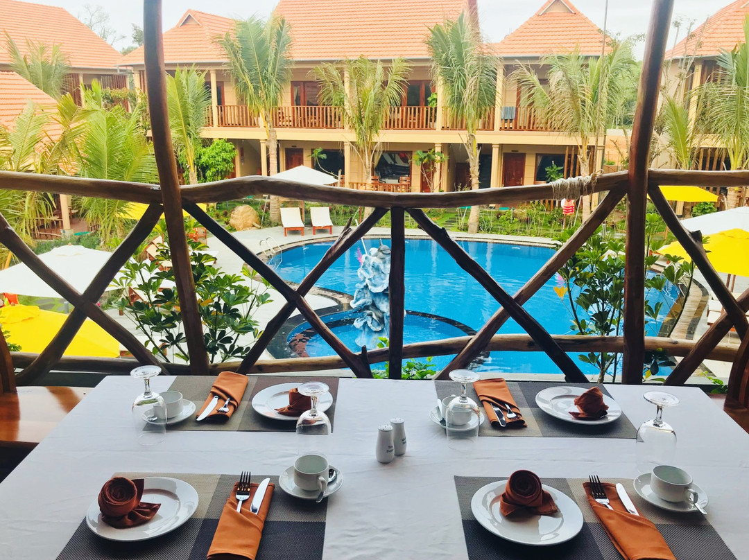 Golden Topaz Resort主图