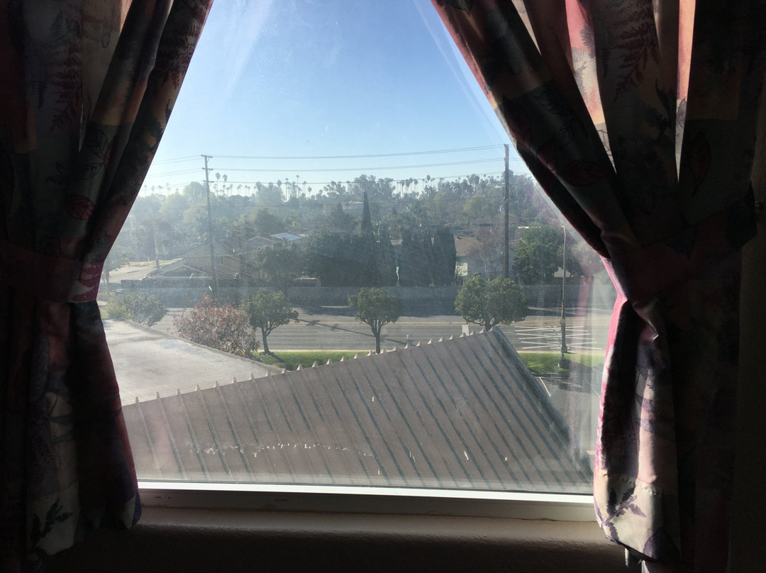 福乐顿戴斯套房酒店主图