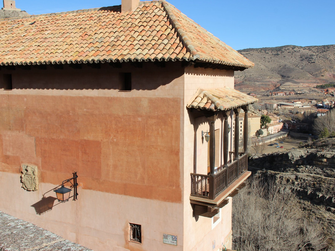 Castillo de Santa Croche-阿尔巴拉辛必去景点
