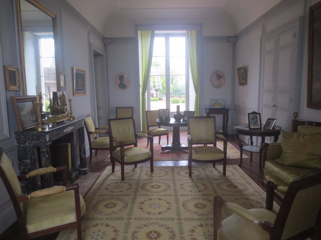 Chateau de Montreal-Issac必去景点