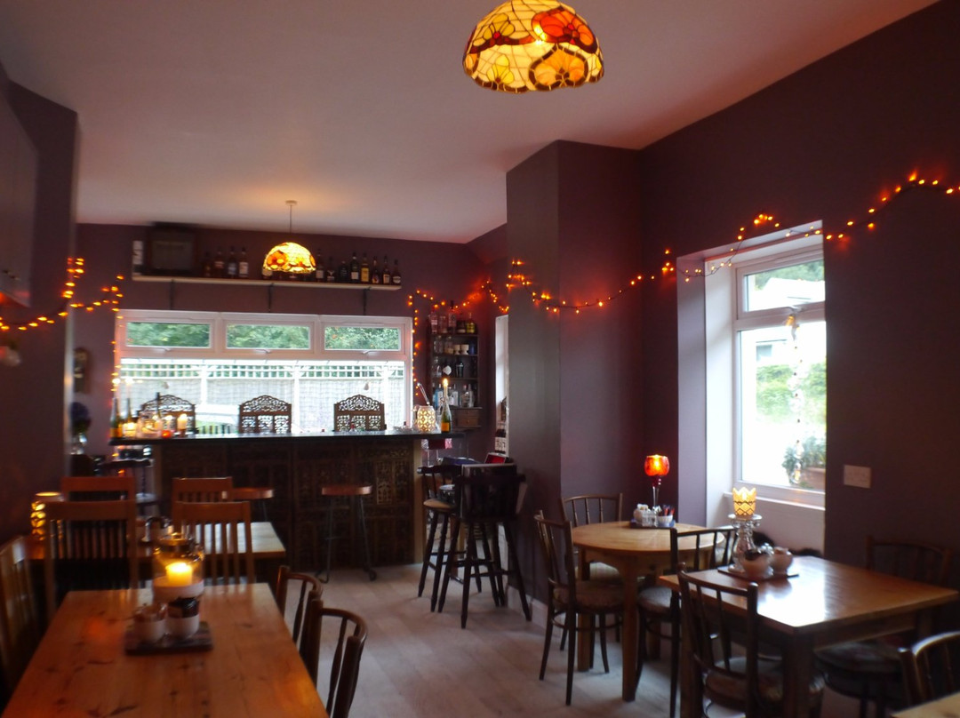 Cairndow餐馆和美食-Out of The Blue Bistro