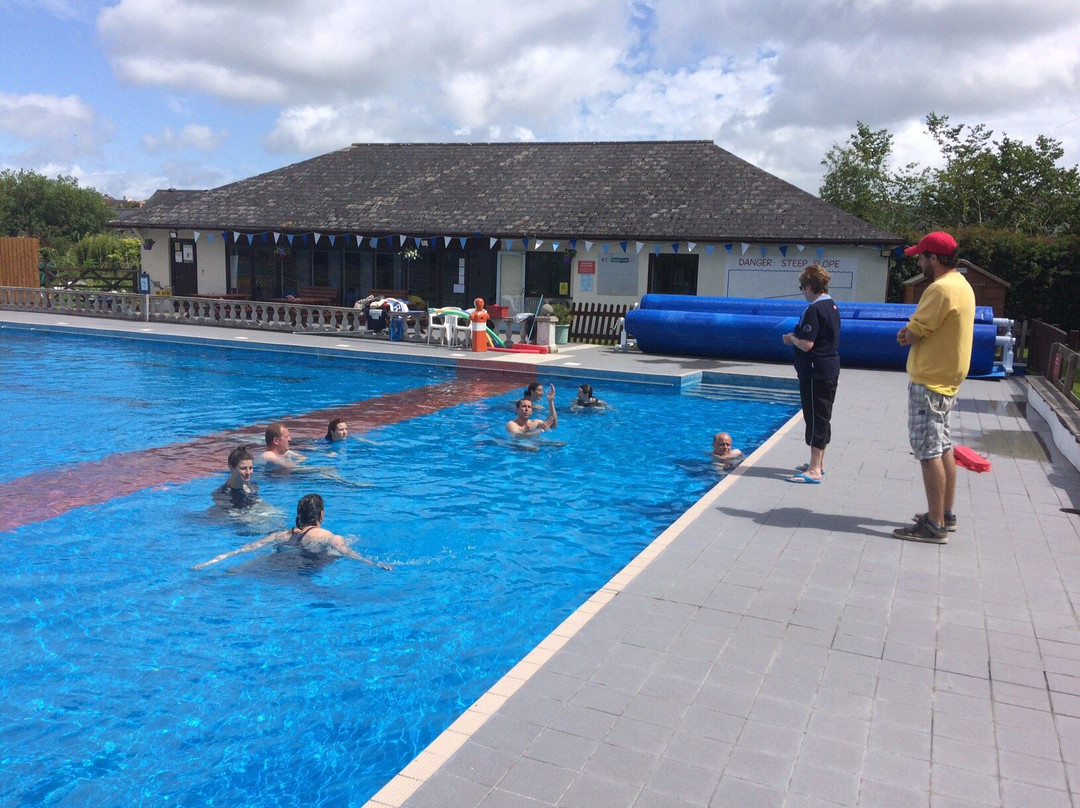 Moretonhampstead Community Swimming Pool景点图片