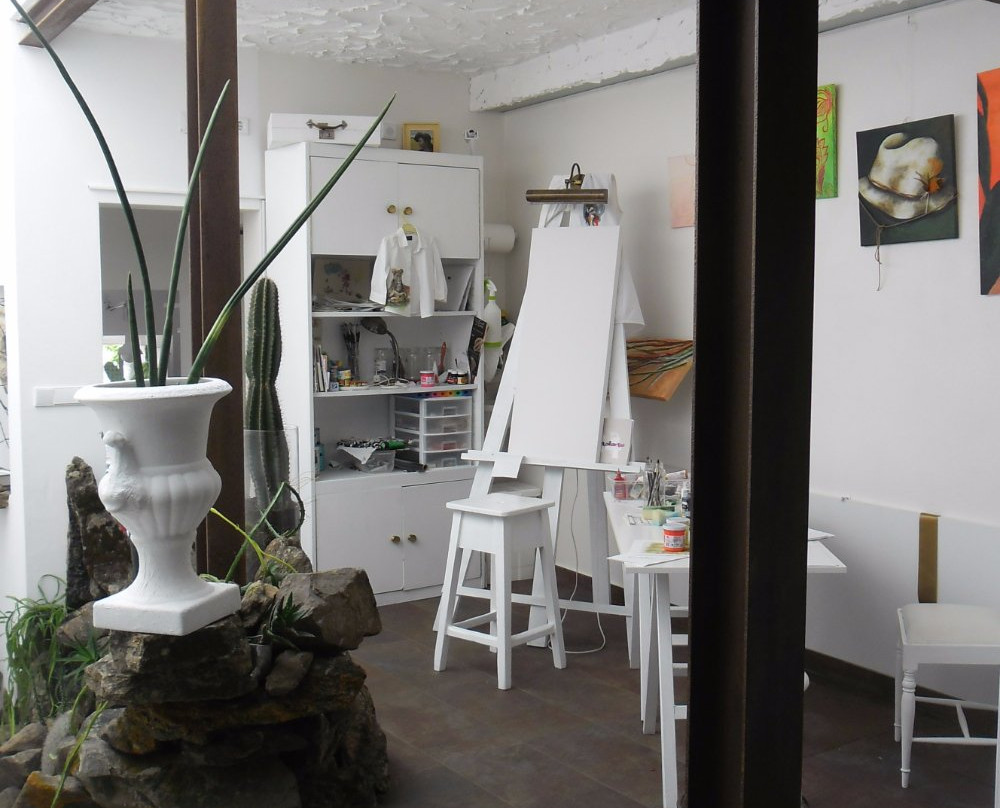 Hellen Art Atelier-Redondo必去景点