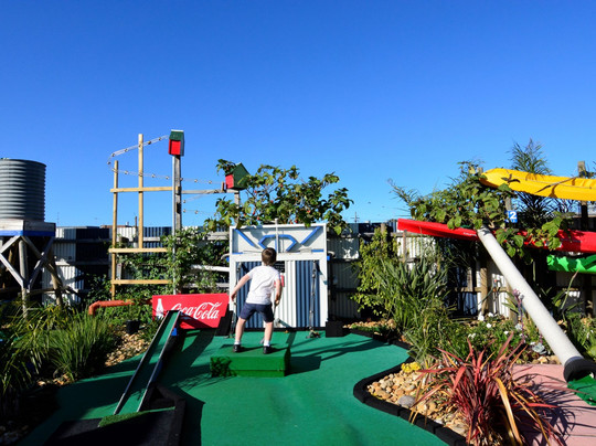 Footbridge Mini Golf, Icecream & Lolly Shop-莱克斯恩特伦斯必去景点
