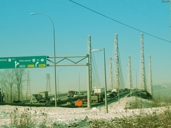 Pitt River Bridge-高贵林港必去景点
