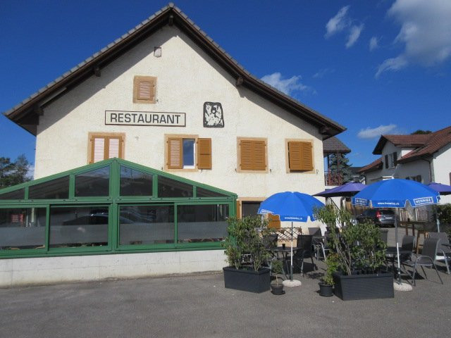 Courgenay餐馆和美食-La Pierre-Percee