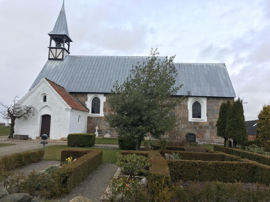 Lyngby Kirke景点图片