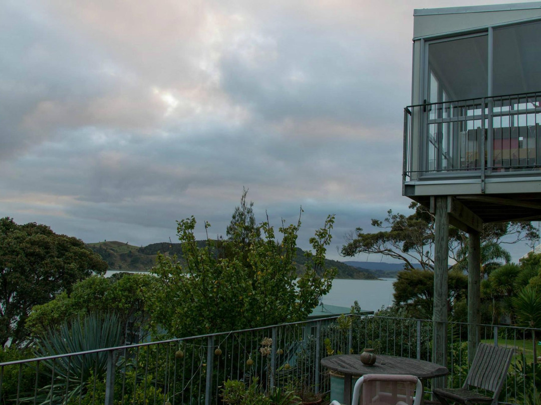 Journey's End Raglan主图