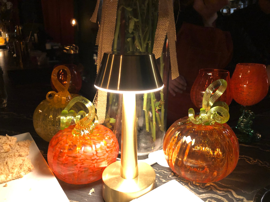 Trifecta: Glass - Art - Lounge