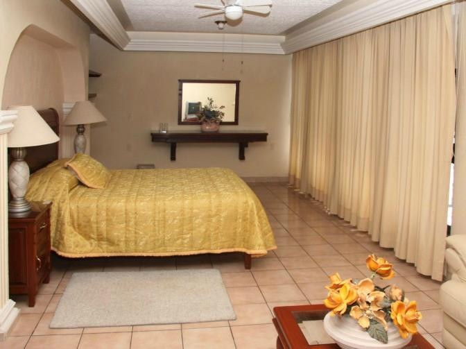 Hotel Plaza Tarasca主图