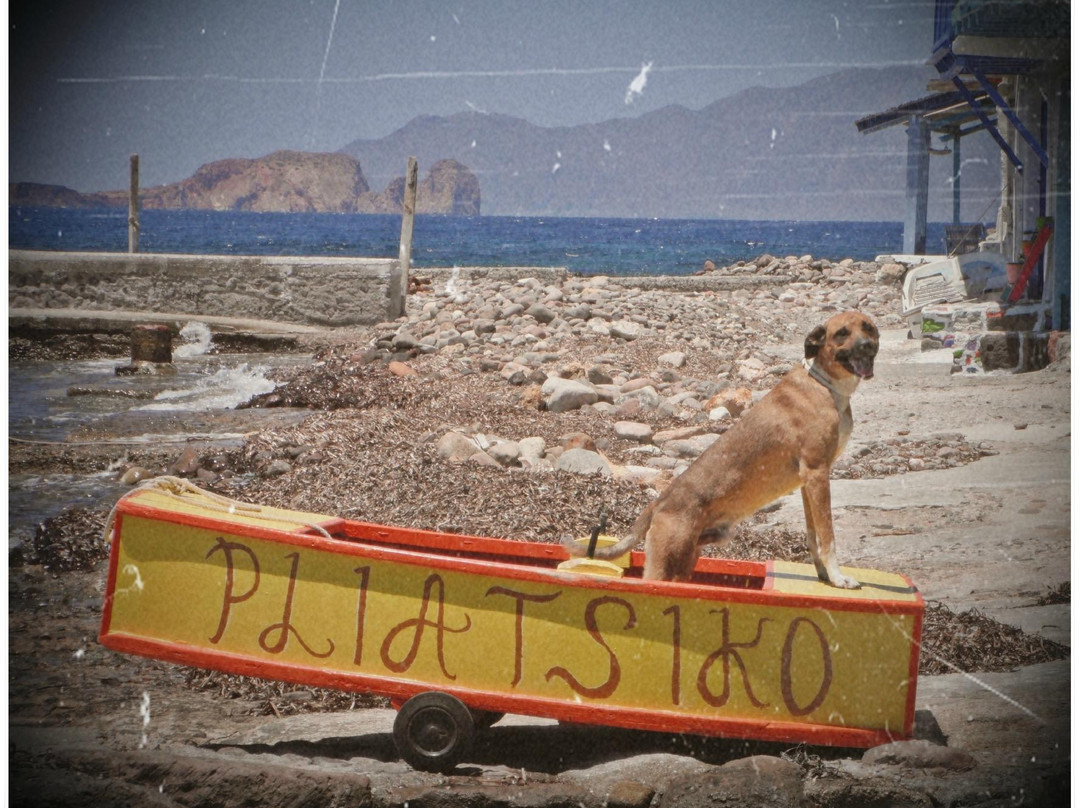 Pliatsiko-米洛斯岛必去景点