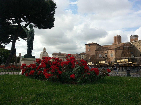 恺撒广场-罗马必去景点