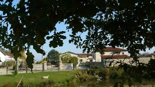 Le Domaine Du Bruchet - Gîtes et Chambres d'Hôtes主图