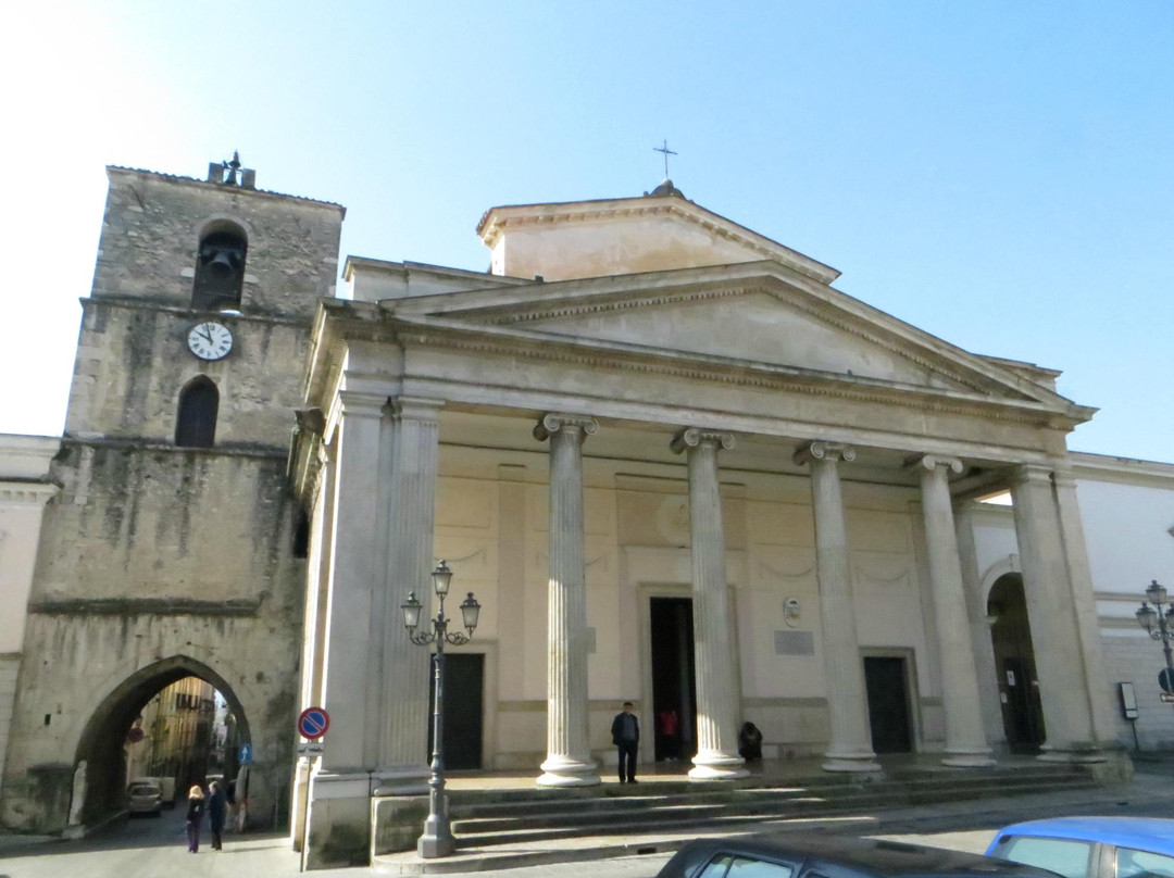 Cattedrale di San Pietro Apostolo-伊塞尔尼亚必去景点