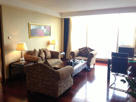 来魅力假日酒店主图