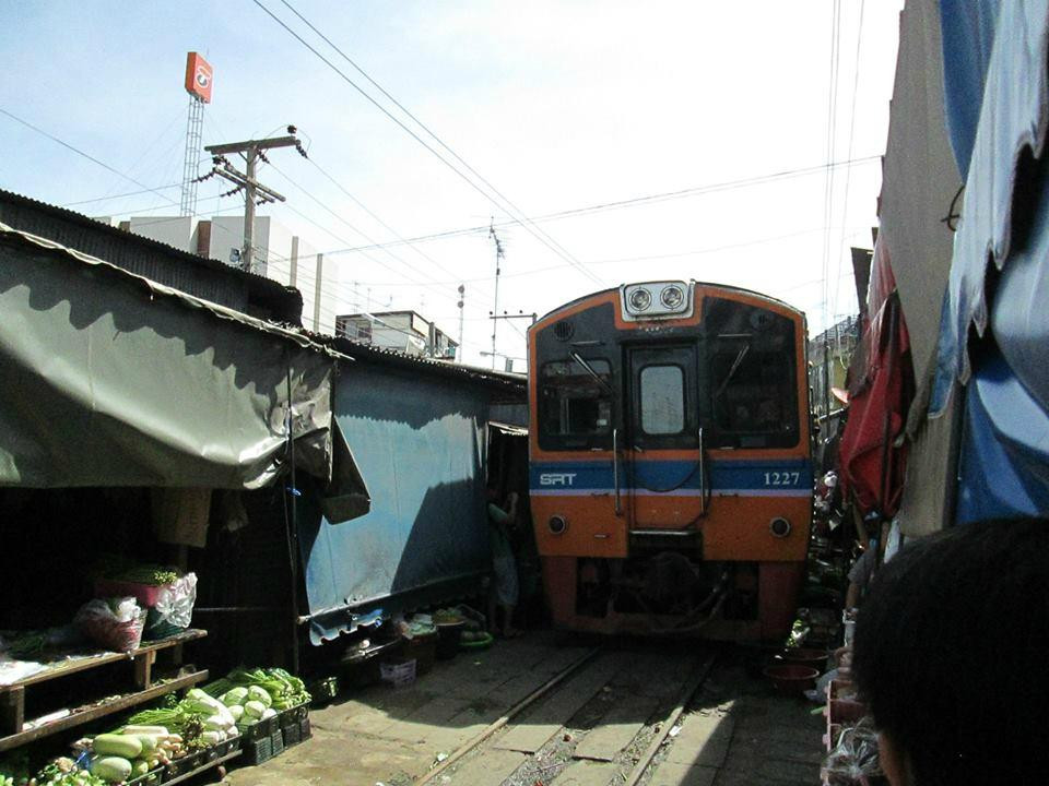 火车夜市-曼谷必去景点