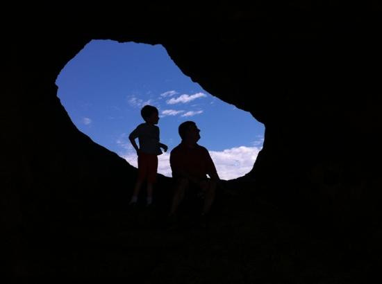 石中洞-凤凰城必去景点