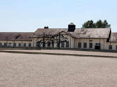 In Their Shoes Dachau Memorial Tours-慕尼黑必去景点