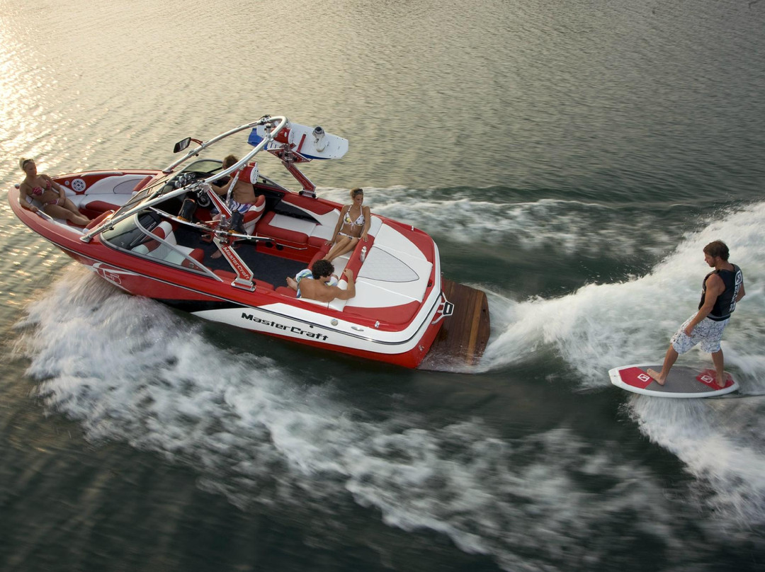 LAKE POWELL BOAT RENTALS-鲍威尔湖必去景点