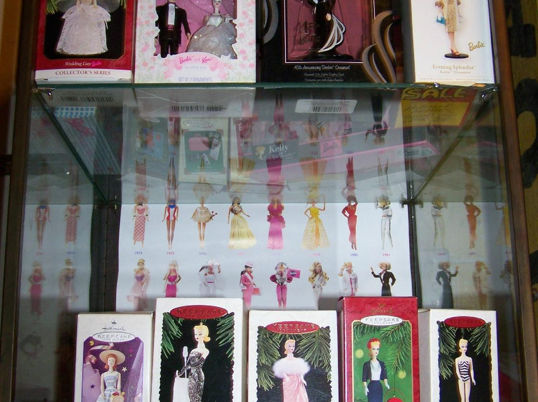 clarkes collectables景点图片