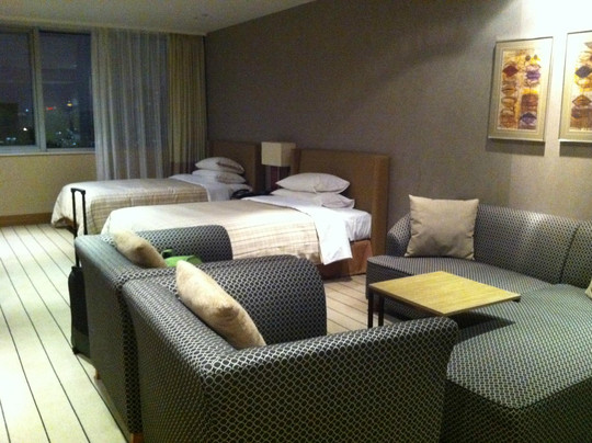 上海大宁福朋喜来登酒店主图