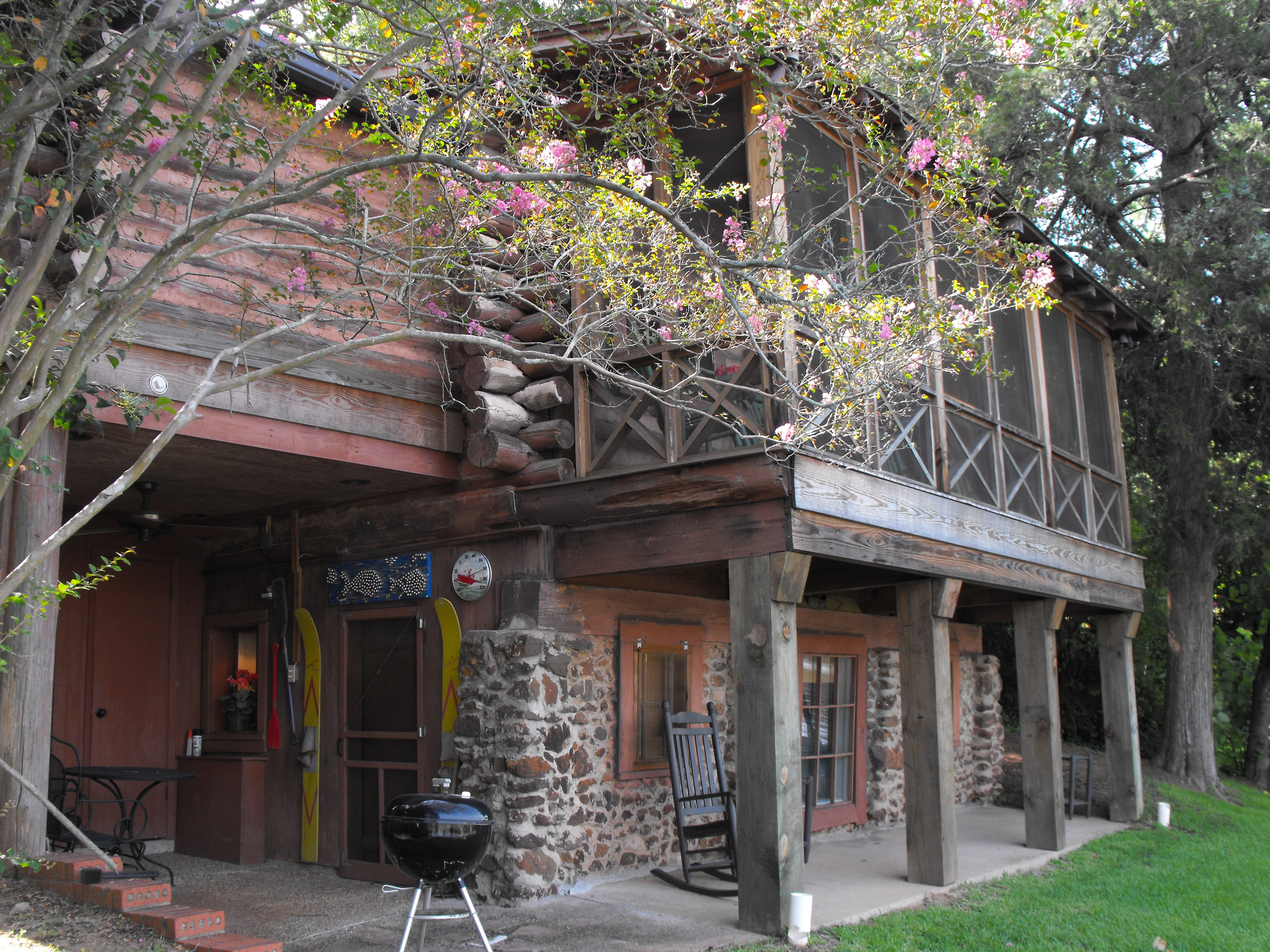 Log Cabin Guest House-官方