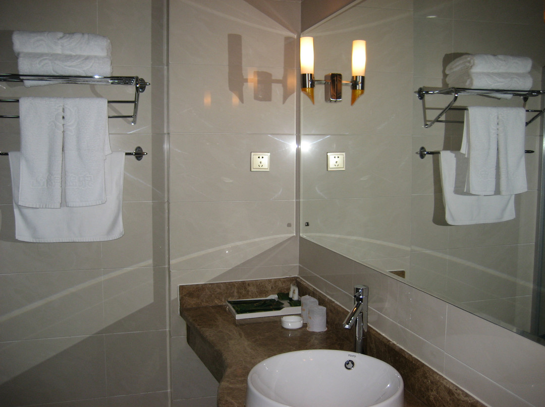 山湖温泉酒店主图