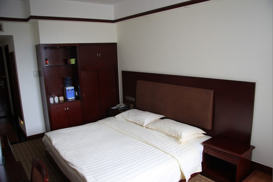 昆明翠怡酒店主图