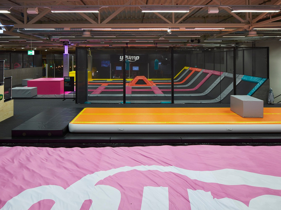 Norbo旅游景点-Yoump trampolinpark