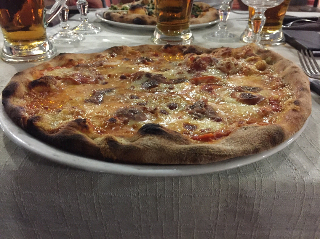 里瓦尔塔迪托里诺餐馆和美食-Piramid Pizzeria Ristorante
