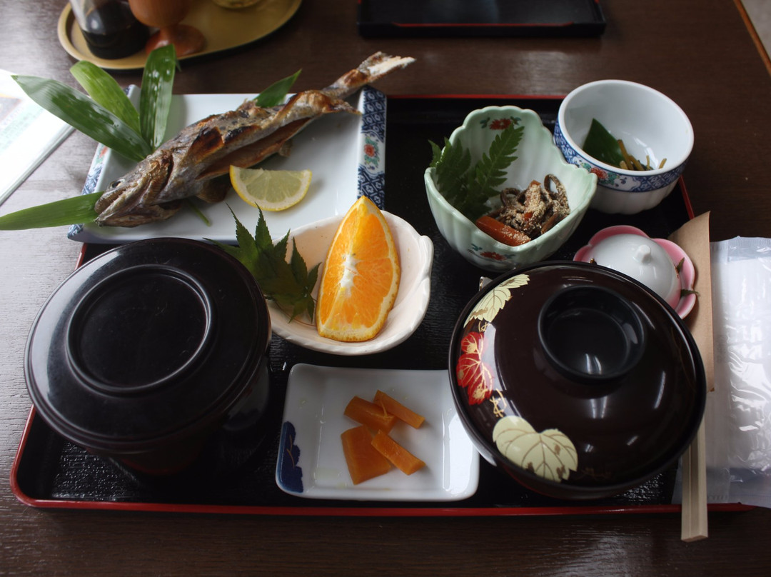 お食事処 三段峡 川流